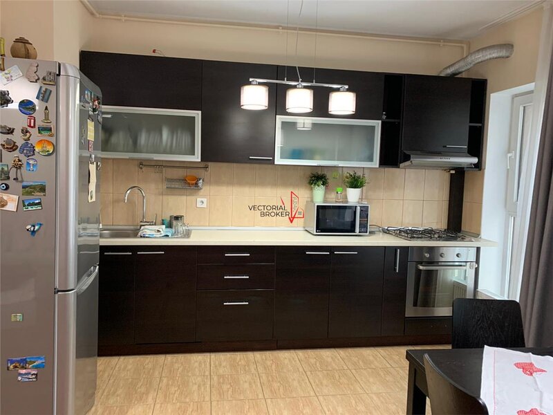 Titan, Auchan, 3 camere, bloc nou, loc de parcare inclus.